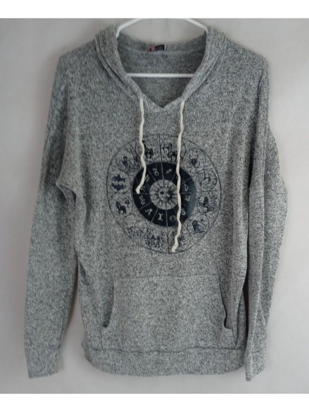 Free Kisses Women's Lightweight Gray Hoodie With Astrological Design Size Large